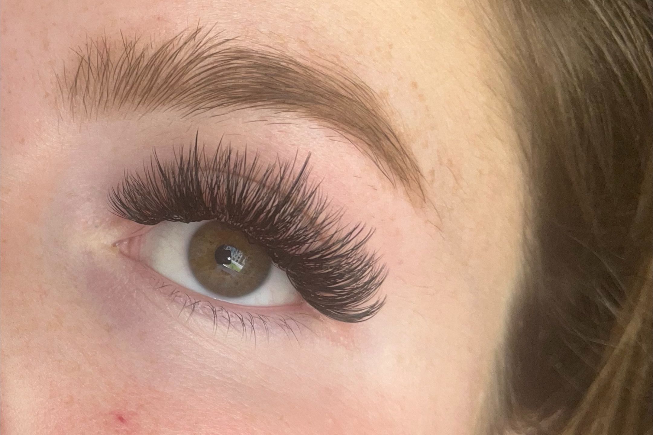 Dramatic volume eyelash extension set
