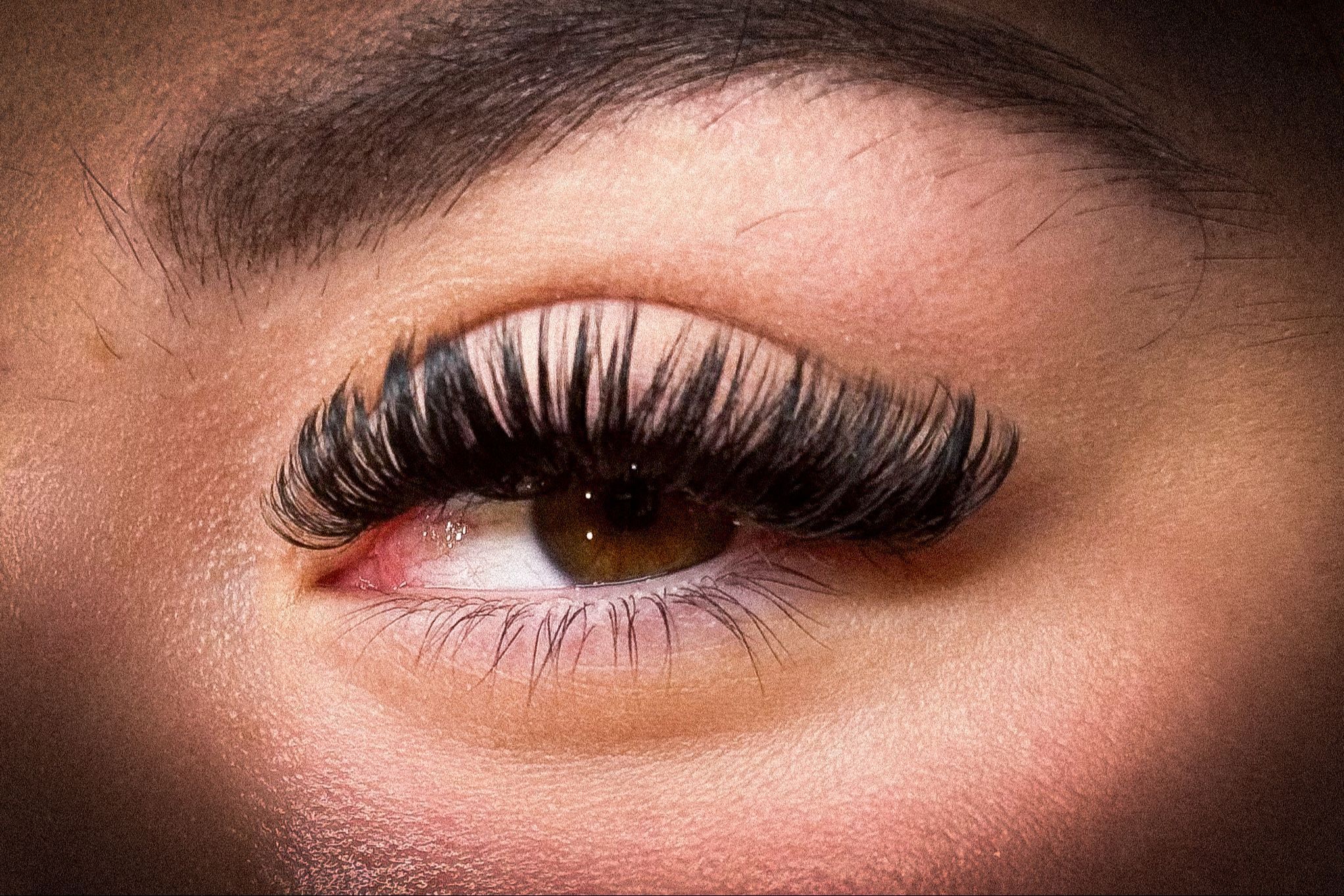Textured hybrid eyelash extension set